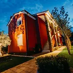 Homestay Sunset Pool & Zgornje Skofije