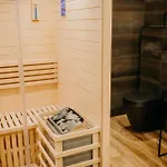 Sunset Pool & Homestay Zgornje Skofije