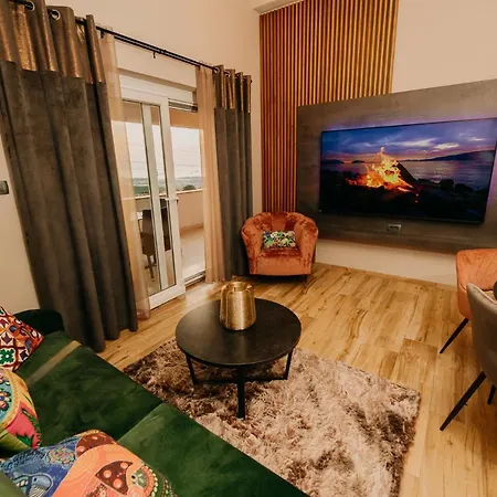 Séjour chez l'habitant Sunset Pool & *