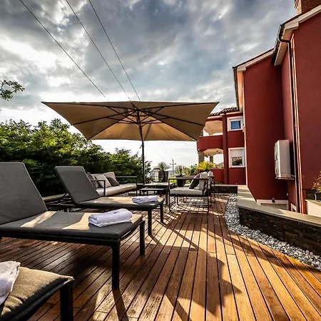 Sunset Pool & * Zgornje Skofije