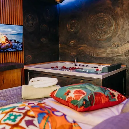 Sunset Pool & Zgornje Skofije