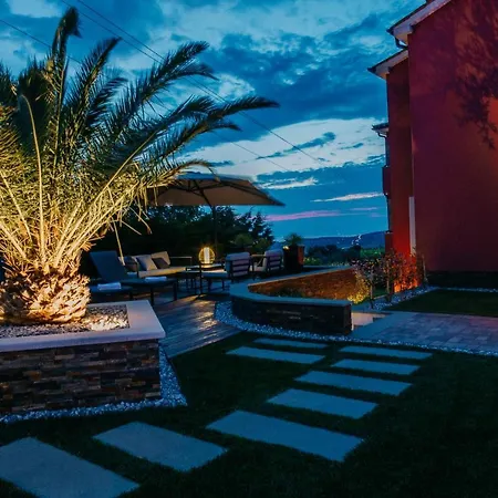 Homestay Sunset Pool &