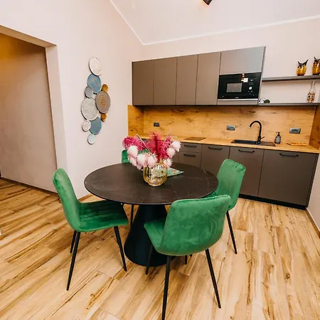 Sunset Pool & * Zgornje Skofije