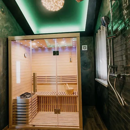 Sunset Pool & زْغورنيي سْكوفييي