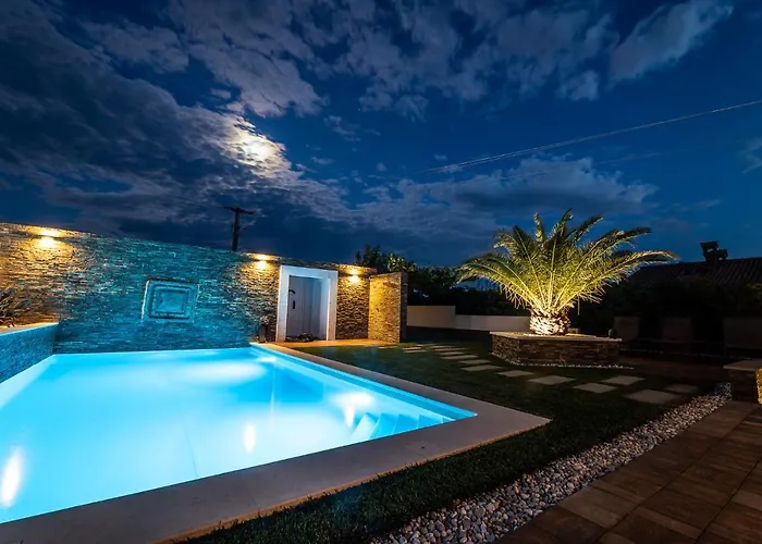 Sunset Pool & Zgornje Škofije