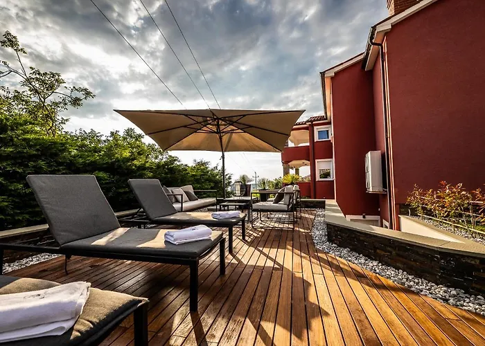 Sunset Pool & * Zgornje Škofije