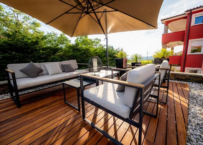 Sunset Pool & Zgornje Škofije