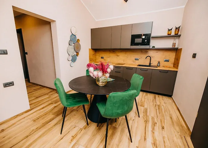 Sunset Pool & * Zgornje Škofije