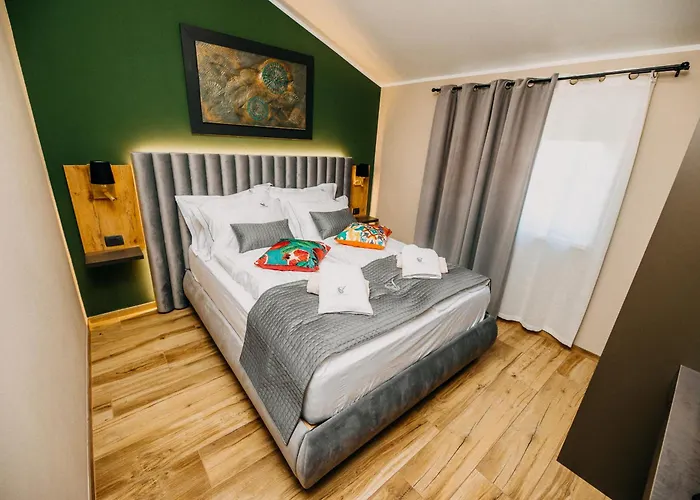 Sunset Pool & Privatunterkunft Zgornje Skofije