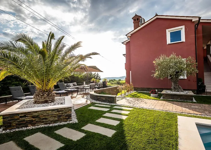 Sunset Pool & Zgornje Škofije